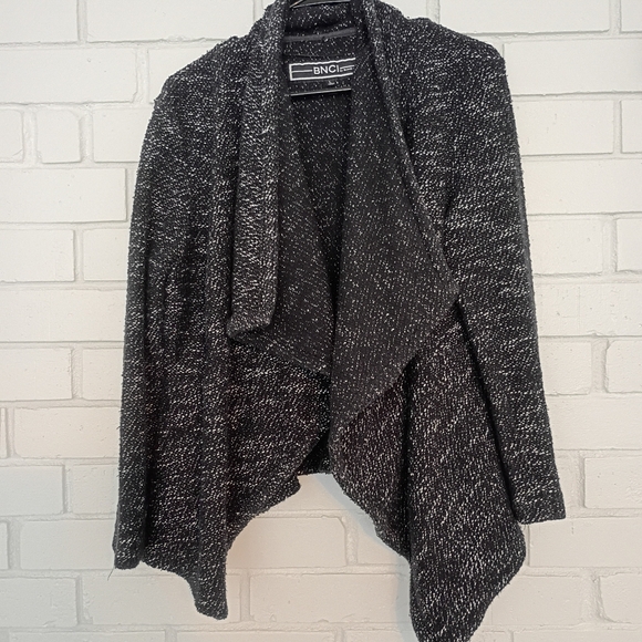 BNCI Sweaters - BNCI by Blanc Noir Women Ruffle Drapes Tweed Jacket Lg Blk & Wht 2 hidden pocket